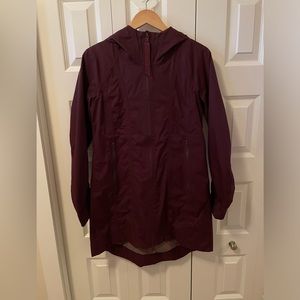 Lululemon rain jacket, excellent condition, size 8